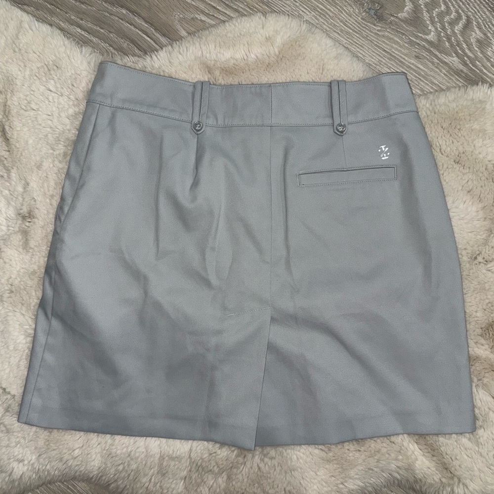 Izod, golf skirt size 2